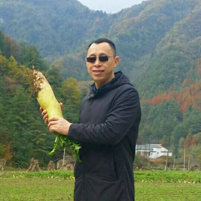 墨迹男的第一张照片--厦门闪婚服务中心