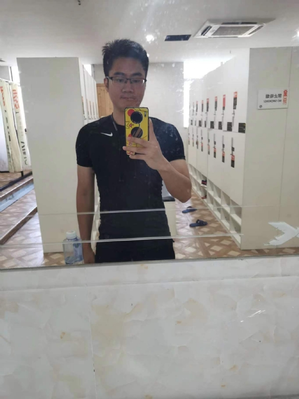习惯发呆的第一张照片--厦门闪婚服务中心