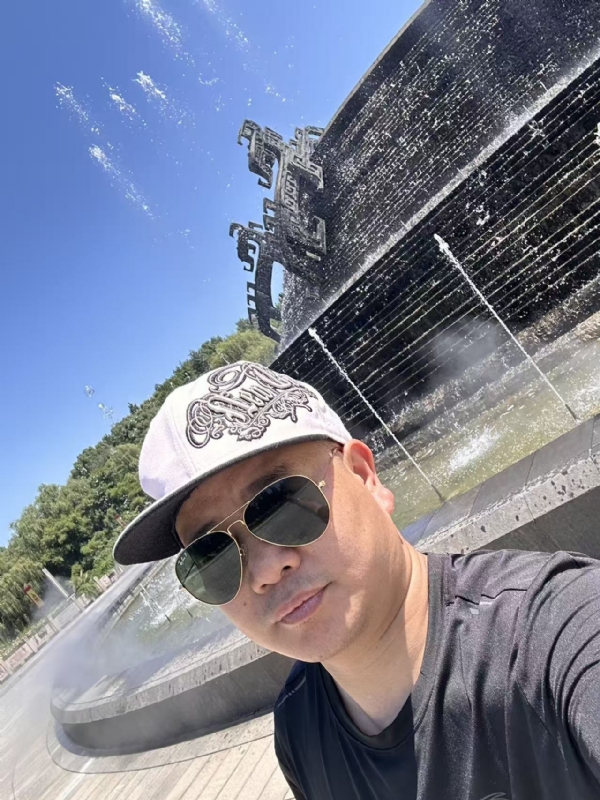 艾伦的第二张照片--厦门闪婚服务中心