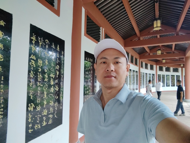 爱运动的范的第一张照片--厦门闪婚服务中心