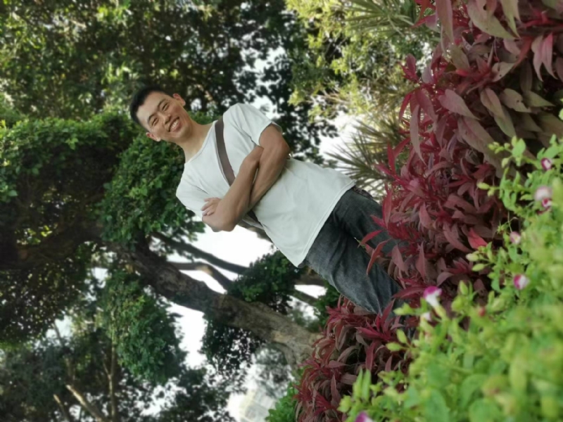 孤狼的第一张照片--厦门闪婚服务中心